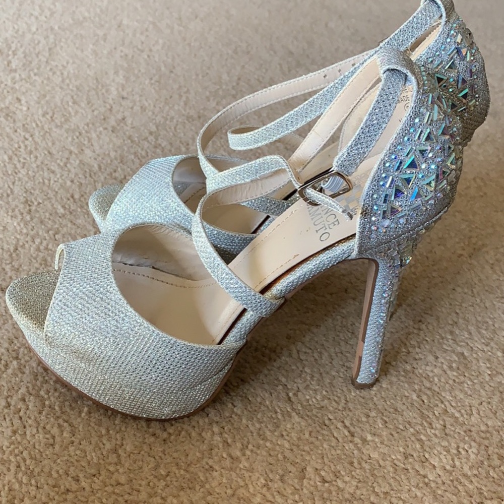 Vince camuto silver heels 6.5